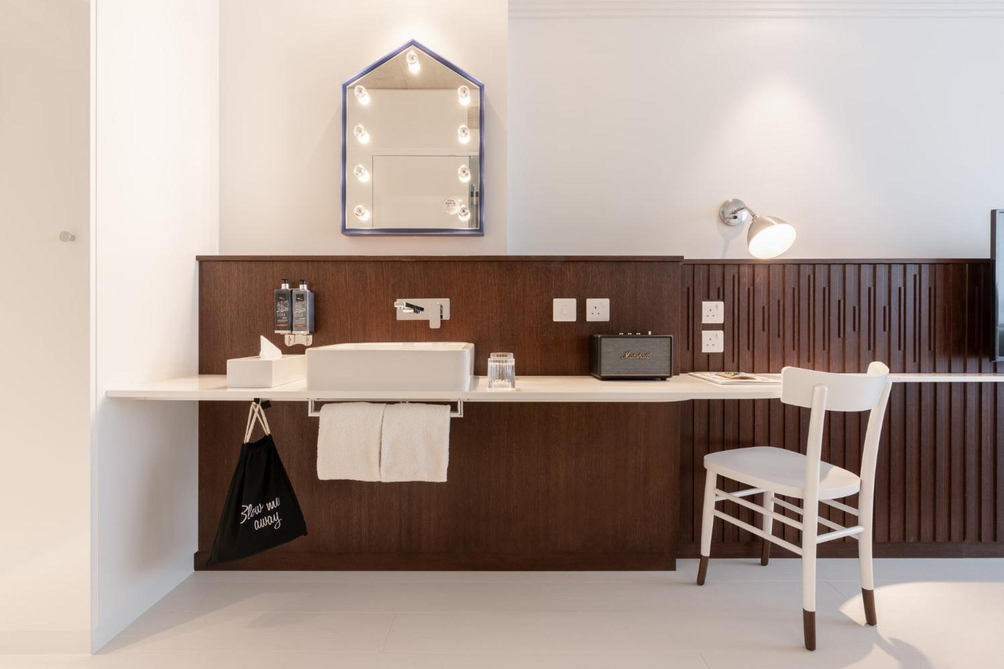 Ruby Zoe Hotel ลอนดอน ภายนอก รูปภาพ
