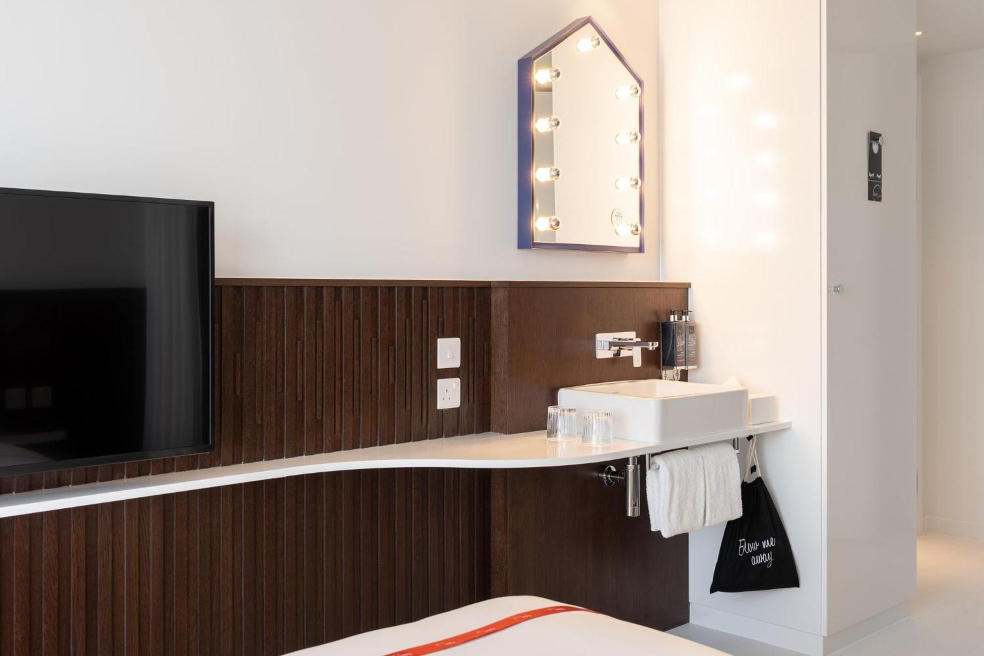 Ruby Zoe Hotel ลอนดอน ภายนอก รูปภาพ